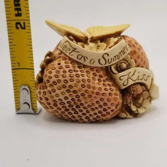 Harmony Kingdom Sweet As A Summer Kiss Strawberries Strawberry Figurine England - Picture 12 of 12